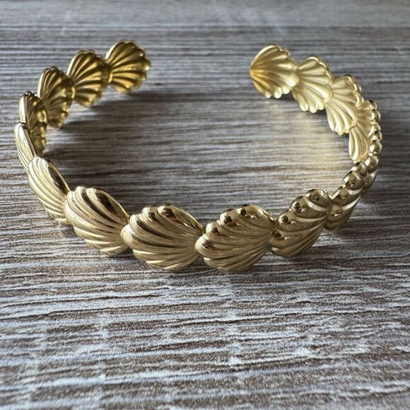 Gold Shell Bracelet N911 - Picture 3 of 5
